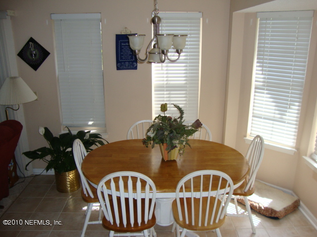 5911 Swamp Fox Road Jacksonville, FL 32210 - Photo 3 of 9 Eat-In Area