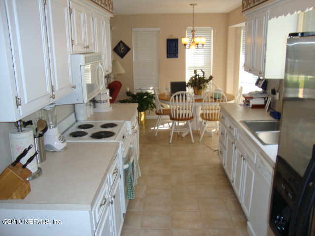 5911 Swamp Fox Road Jacksonville, FL 32210 - Photo 5 of 9 Kitchen