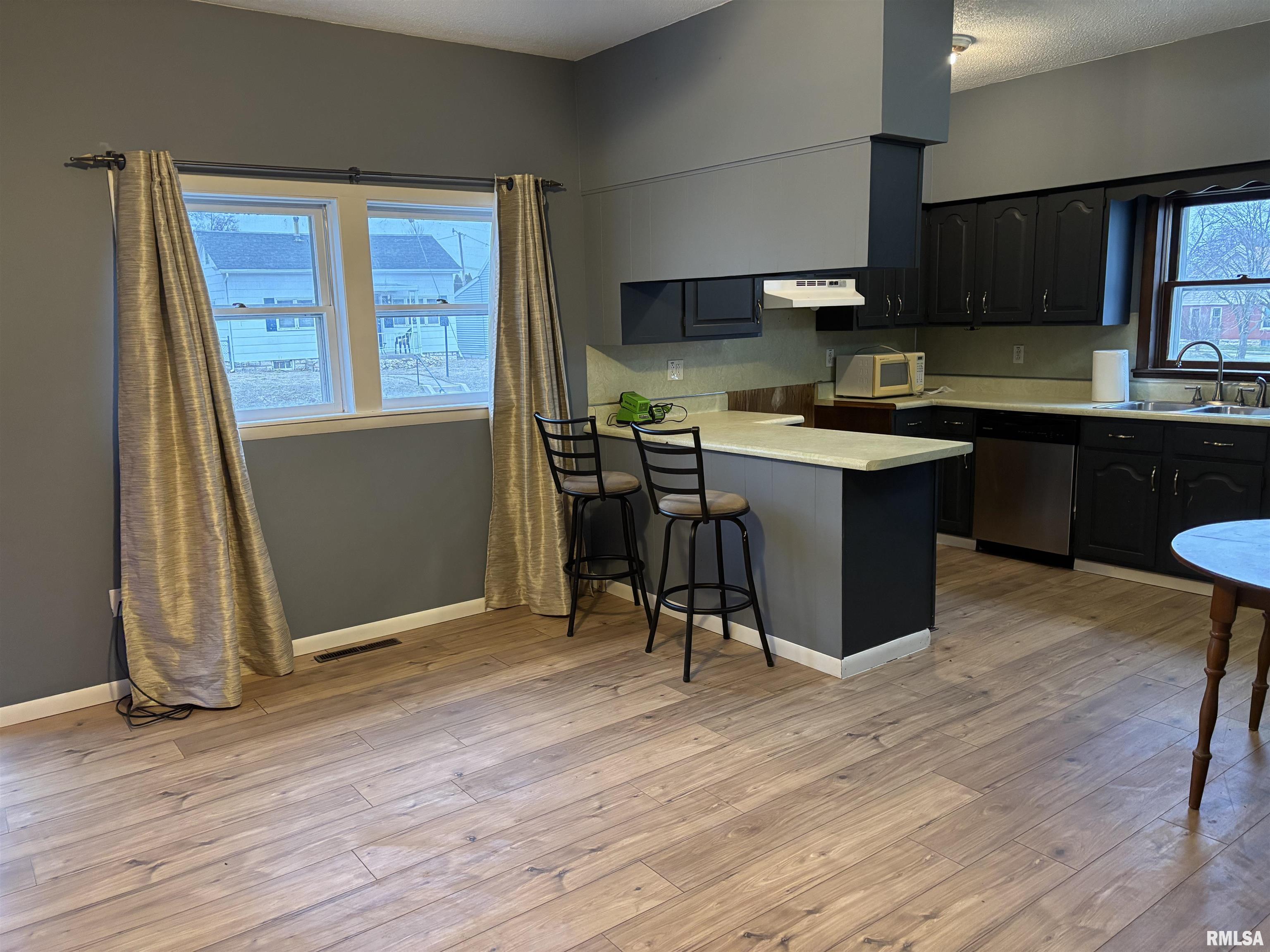 816 Adams Street Quincy, IL 62301 - Photo 2 of 10