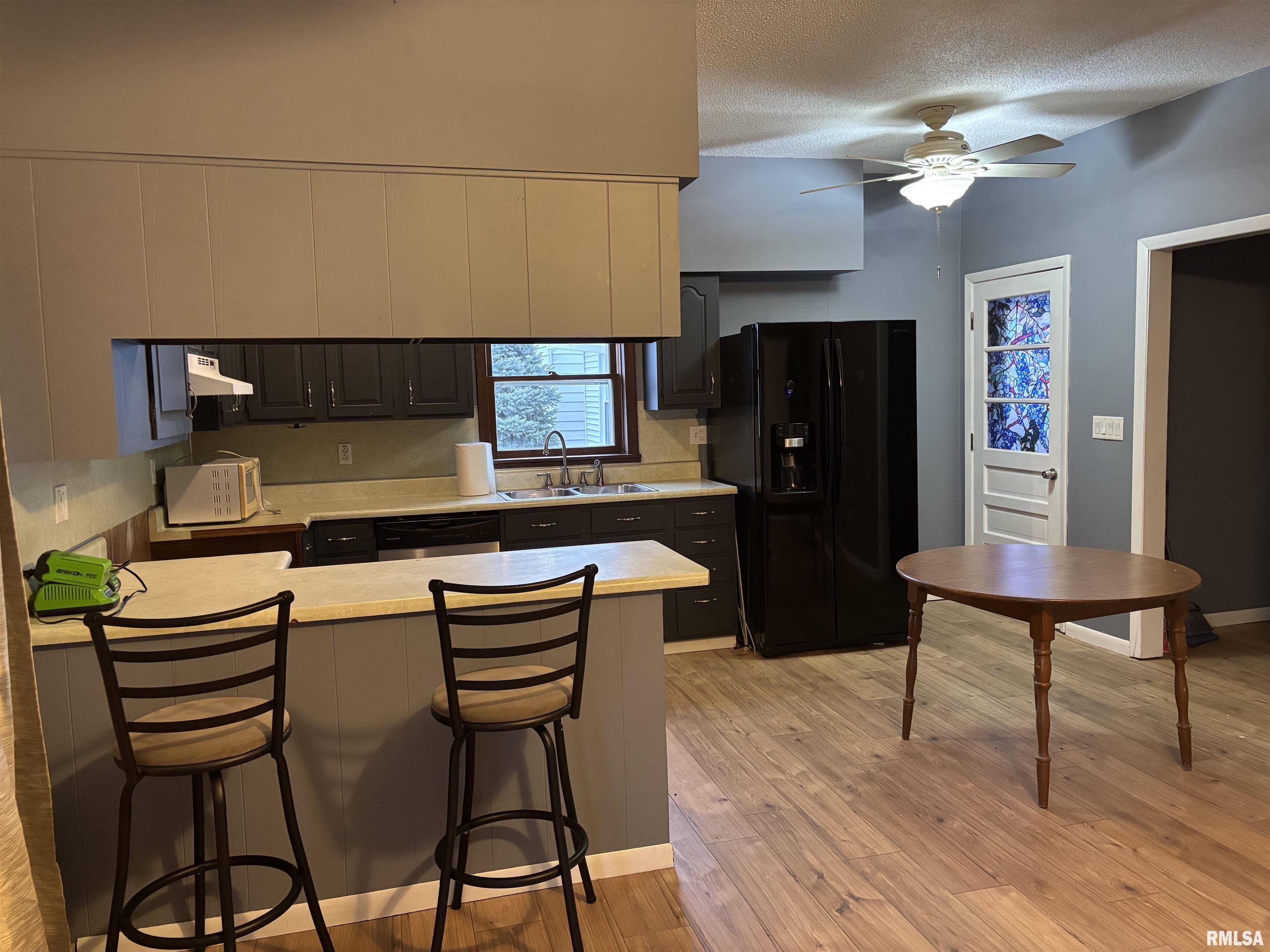 816 Adams Street Quincy, IL 62301 - Photo 3 of 10