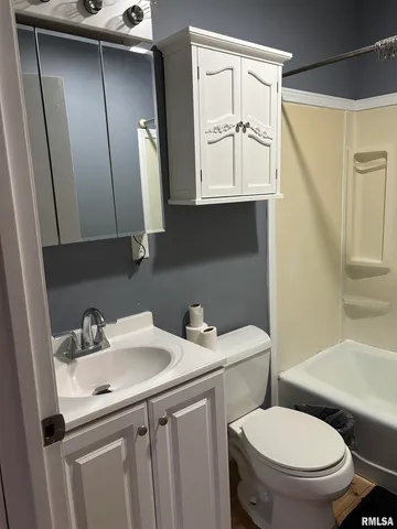 $120,000 | 816 Adams Street, Quincy, IL 62301