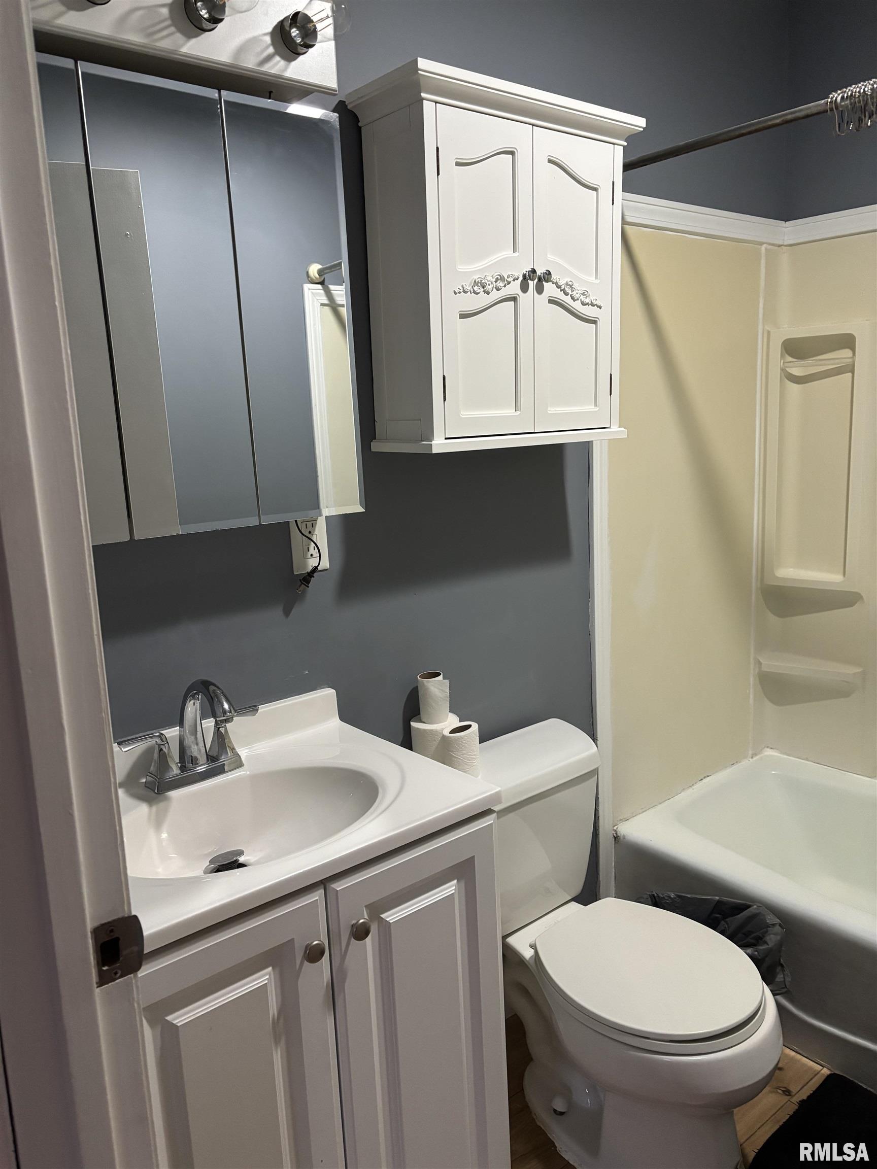 816 Adams Street Quincy, IL 62301 - Photo 9 of 10