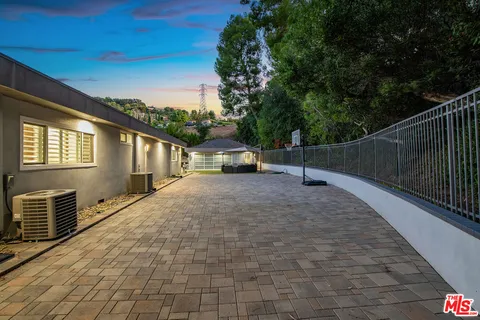 $2,499,000 | 3430 Wrightwood Drive, Studio City, CA 91604
