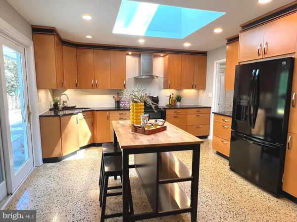 $1,175,000 | 6362 Burton Circle, Falls Church, VA 22041