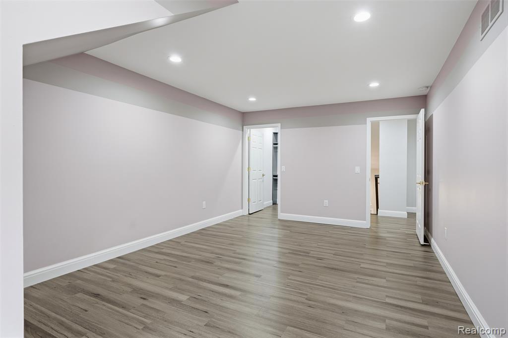 4212 April Lane Sterling Heights, MI 48310 - Photo 26 of 61