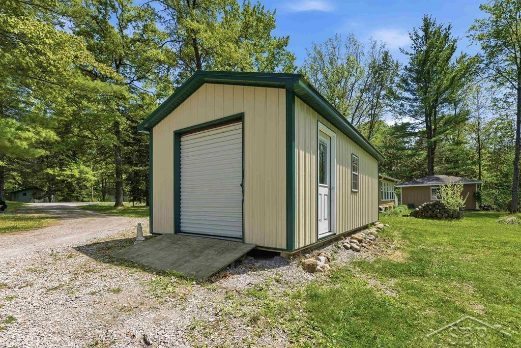 2710 South Whitney Beach Road Beaverton, MI 48612 - Photo 34 of 45