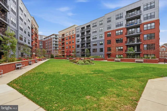 $745,000 | 2960 Vaden Drive, Unit 413, Fairfax, VA 22031
