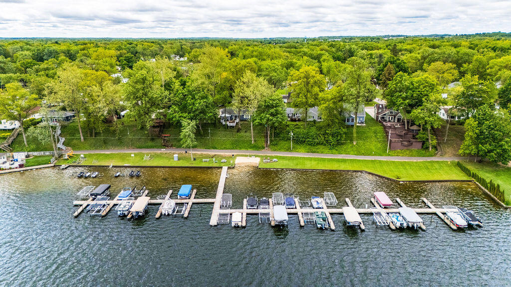 8243 Forest Beach Road Watervliet, MI 49098 - Photo 25 of 37 a32