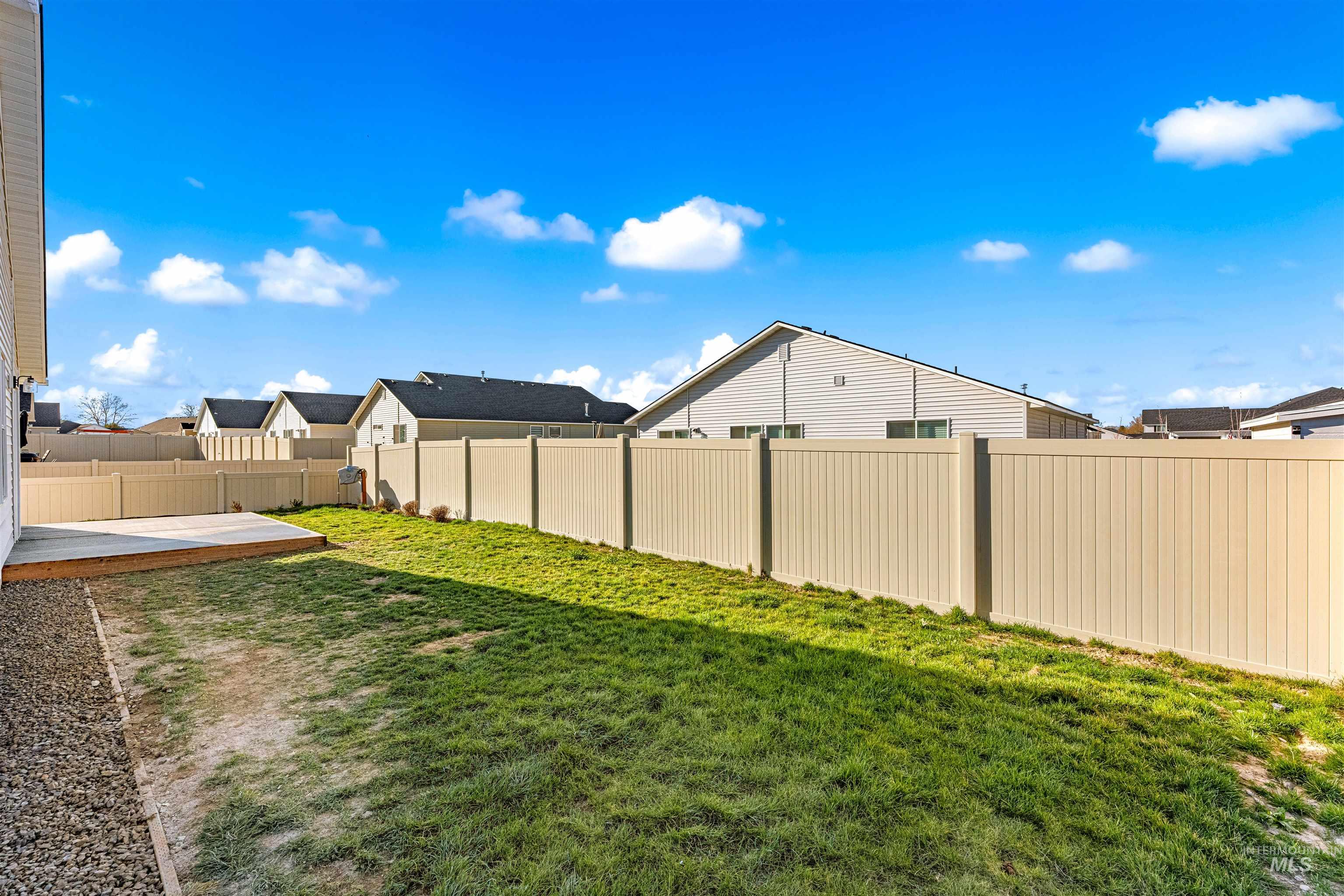 12342 Noreen Street Caldwell, ID 83607 - Photo 10 of 42 Fenced backyard with a residential view