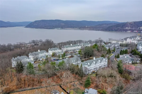 $499,900 | 115 Viewpoint Terrace, Peekskill, NY 10566