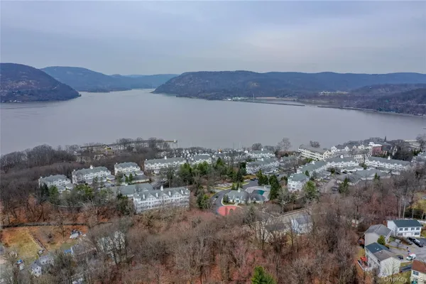 $499,900 | 115 Viewpoint Terrace, Peekskill, NY 10566