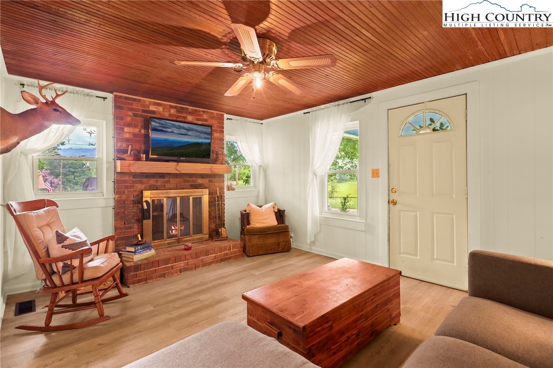 3570 Hollywood Ridge Road Lenoir, NC 28645 - Photo 3 of 22 Gallery Image 3