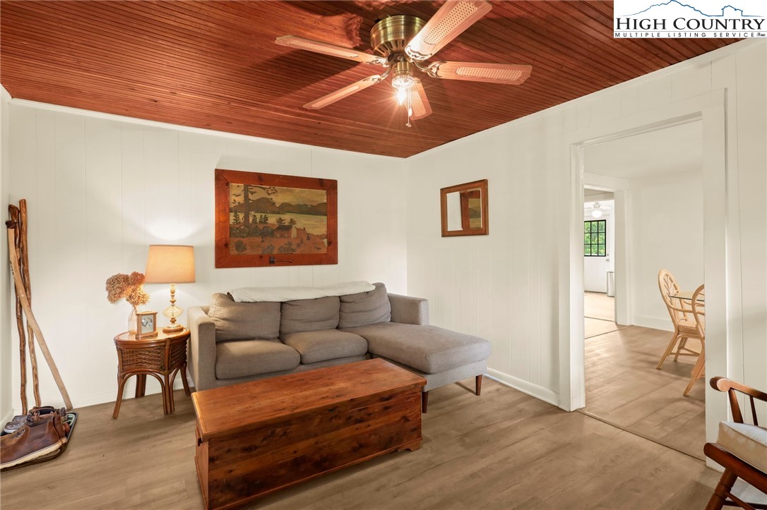 3570 Hollywood Ridge Road Lenoir, NC 28645 - Photo 5 of 22 Gallery Image 5