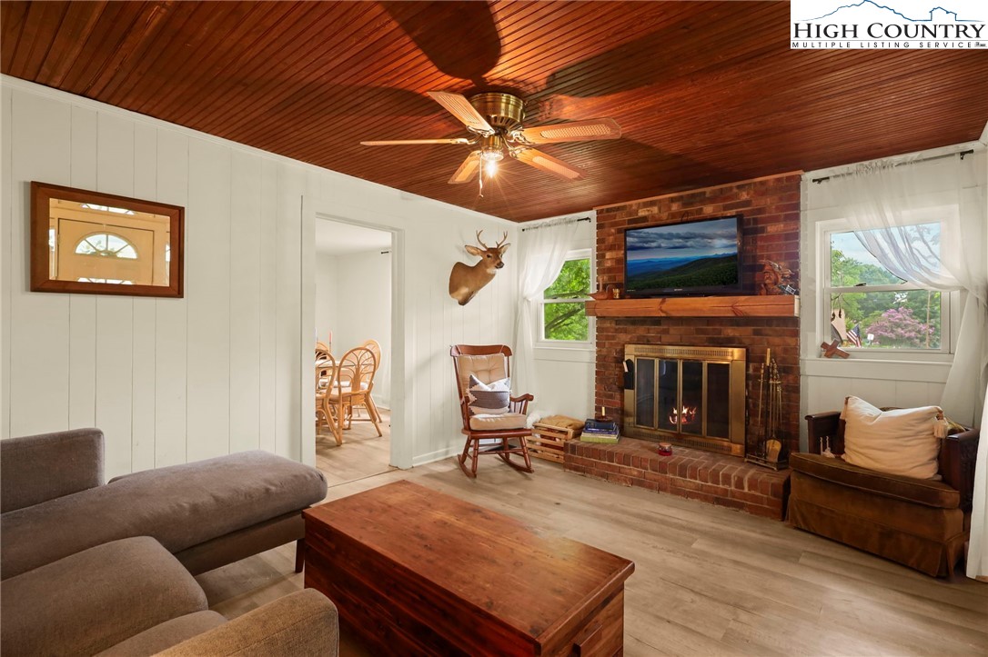 3570 Hollywood Ridge Road Lenoir, NC 28645 - Photo 6 of 22 Gallery Image 6