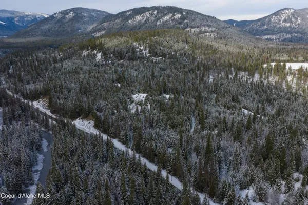 $1,995,000 | 533739 Highway 95, Bonners Ferry, ID 83805