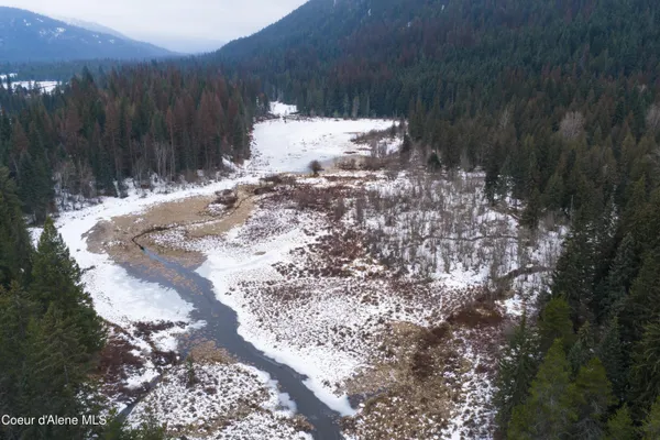 $1,995,000 | 533739 Highway 95, Bonners Ferry, ID 83805