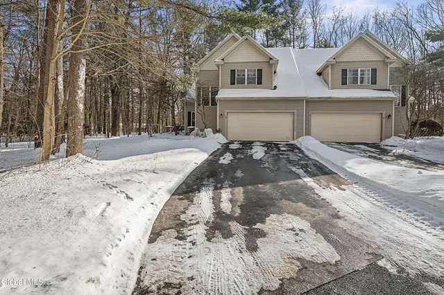 $599,900 | 3 Donegal Way, Wilton, NY 12866