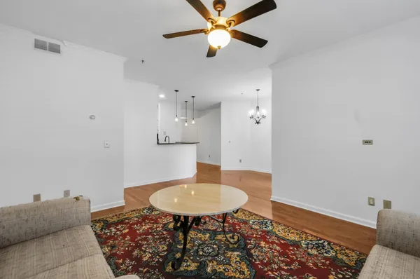 $3,300 | 2025 Woodmont Boulevard, Unit 106, Nashville, TN 37215