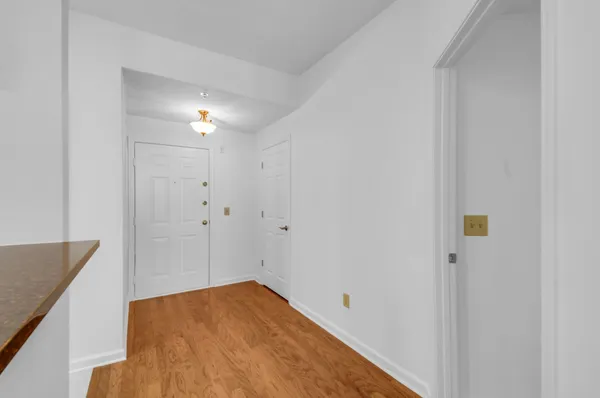 $3,300 | 2025 Woodmont Boulevard, Unit 106, Nashville, TN 37215