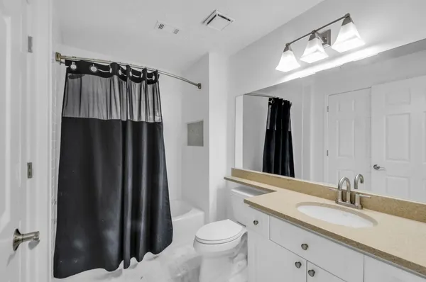 $3,300 | 2025 Woodmont Boulevard, Unit 106, Nashville, TN 37215