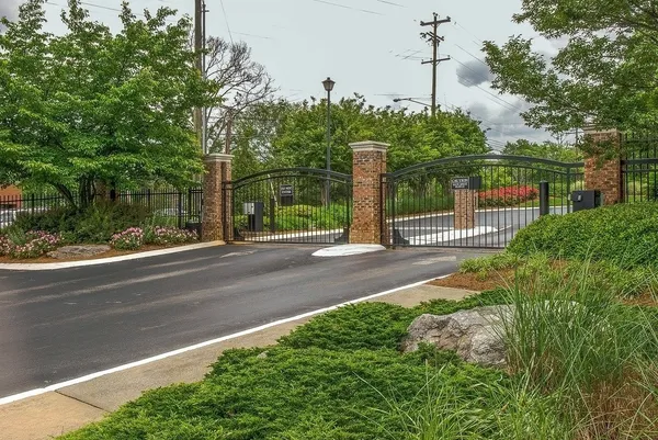 $3,300 | 2025 Woodmont Boulevard, Unit 106, Nashville, TN 37215