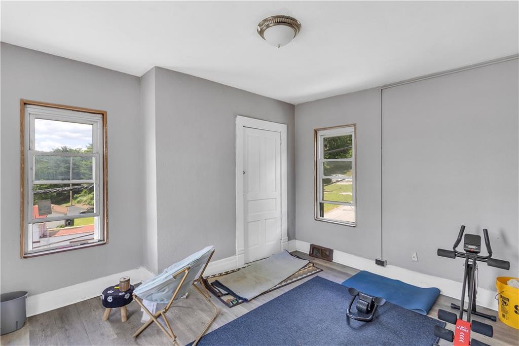 802 Spruce Street Rochester, PA 15074 - Photo 25 of 35 Unit B/Upstairs