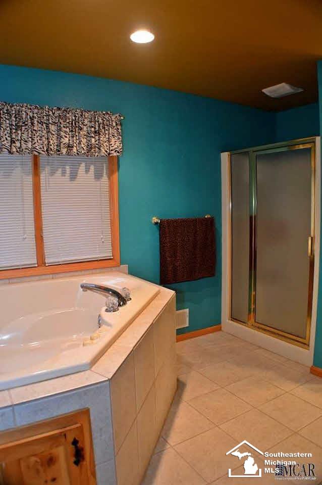 12324 South Custer Road Dundee, MI 48131 - Photo 18 of 34 21244455-17.JPG