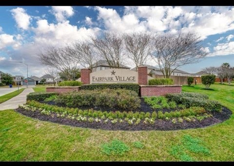 2402 Village Side Trail Rosenberg, TX 77471 - Photo 12 of 13 a view of a park that has large trees