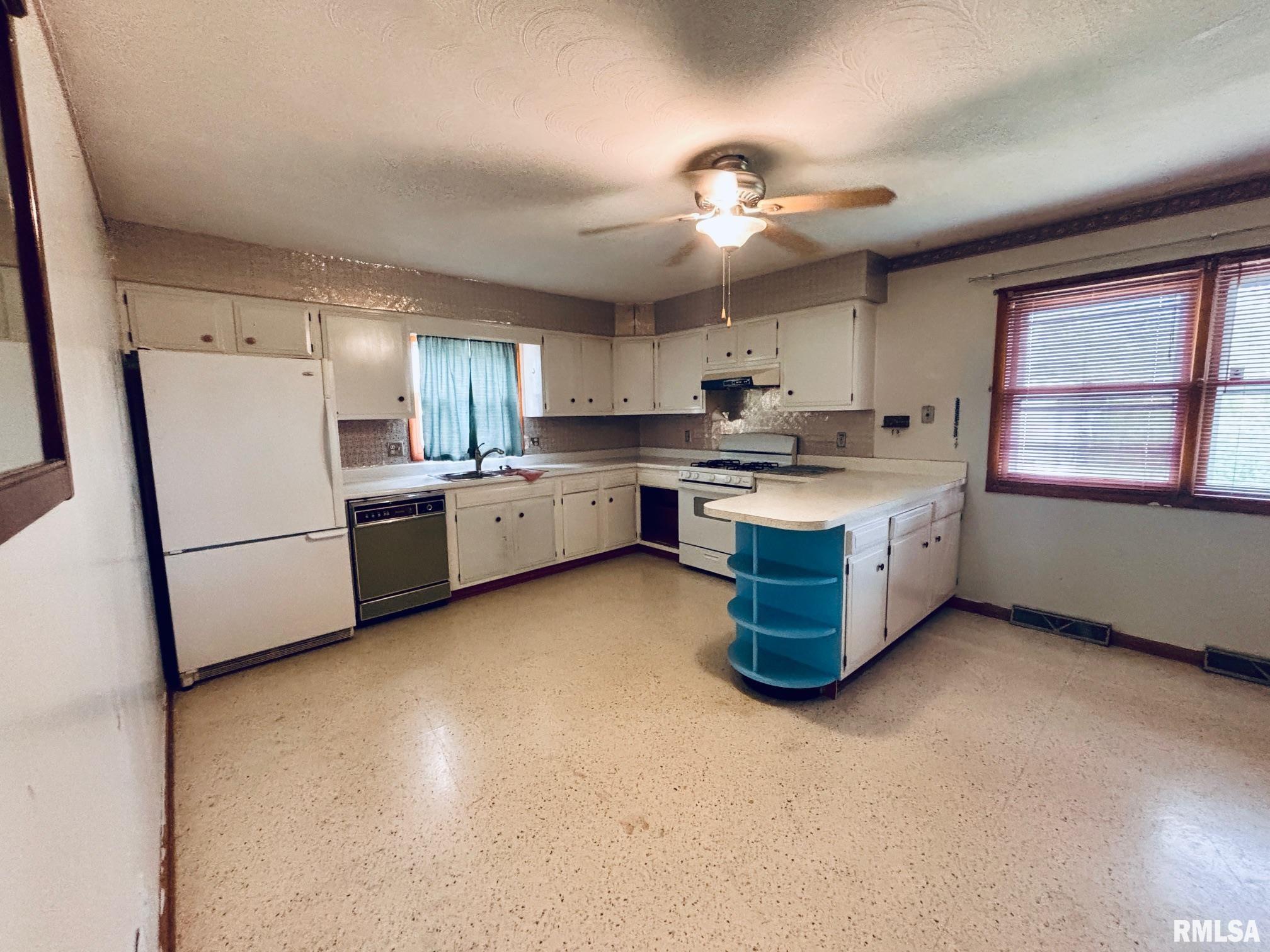 2072 Faringdon Road Springfield, IL 62702 - Photo 4 of 19