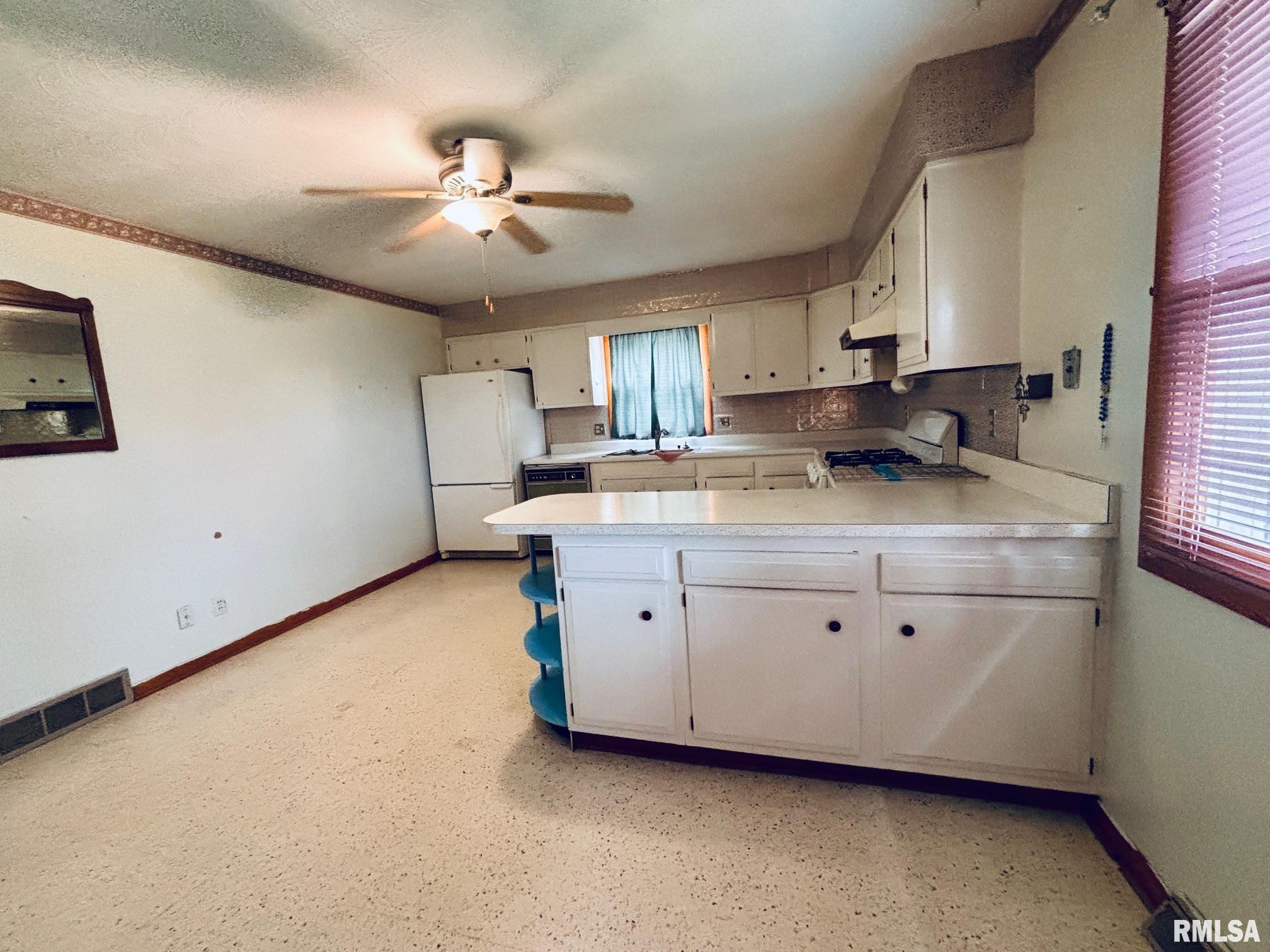 2072 Faringdon Road Springfield, IL 62702 - Photo 5 of 19