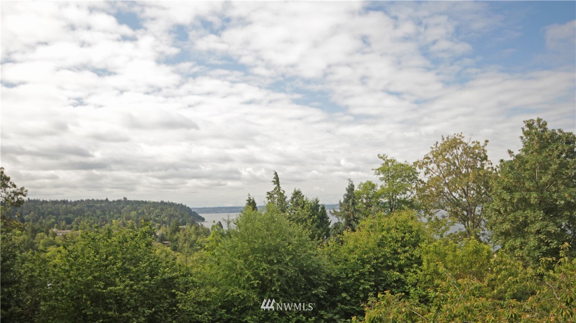 17244 Sylvester Road Southwest Normandy Park, WA 98166 - Photo 1 of 23 Gallery Image 1