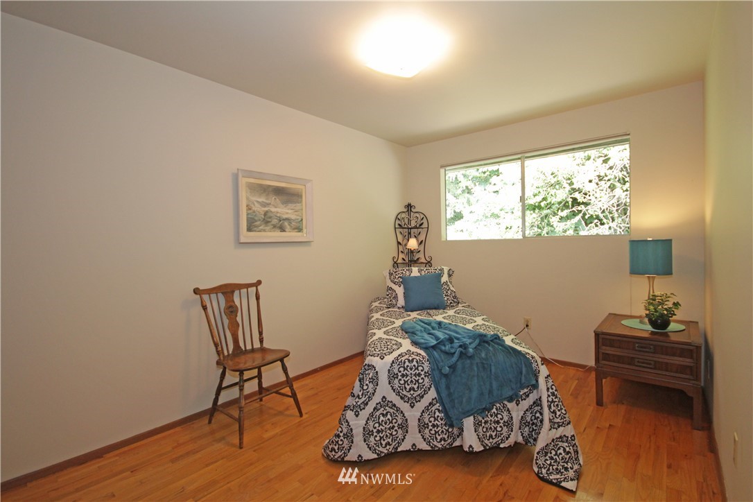17244 Sylvester Road Southwest Normandy Park, WA 98166 - Photo 14 of 23 Gallery Image 14