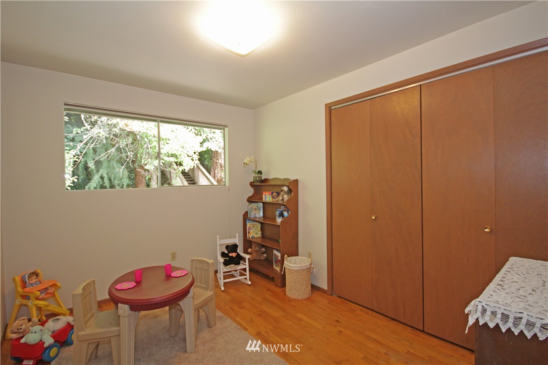 17244 Sylvester Road Southwest Normandy Park, WA 98166 - Photo 15 of 23 Gallery Image 15