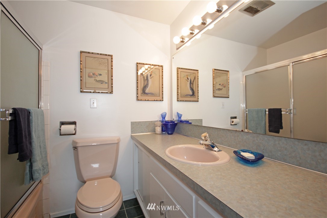 17244 Sylvester Road Southwest Normandy Park, WA 98166 - Photo 16 of 23 Gallery Image 16