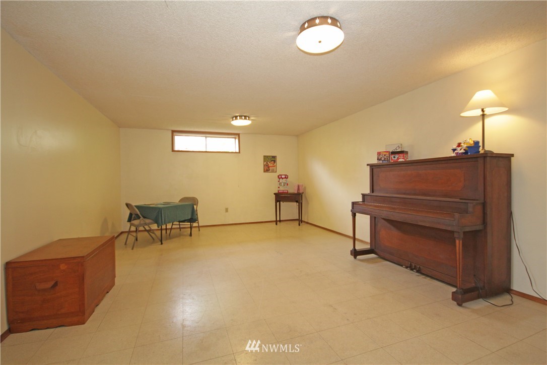 17244 Sylvester Road Southwest Normandy Park, WA 98166 - Photo 17 of 23 Gallery Image 17