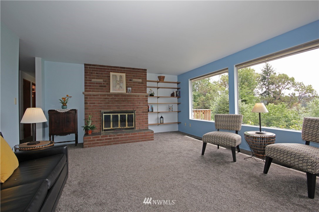17244 Sylvester Road Southwest Normandy Park, WA 98166 - Photo 5 of 23 Gallery Image 5