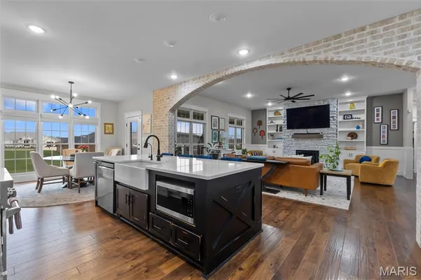 $684,500 | 262 Orange Bowl Dr Cape, Cape Girardeau, MO 63701