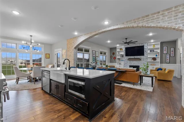 $704,900 | 262 Orange Bowl Dr Cape, Cape Girardeau, MO 63701