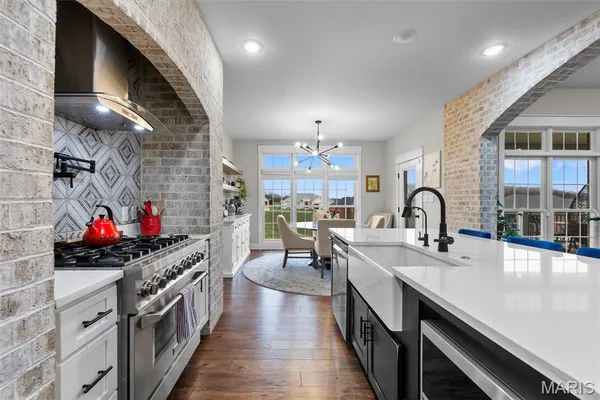 $684,500 | 262 Orange Bowl Dr Cape, Cape Girardeau, MO 63701