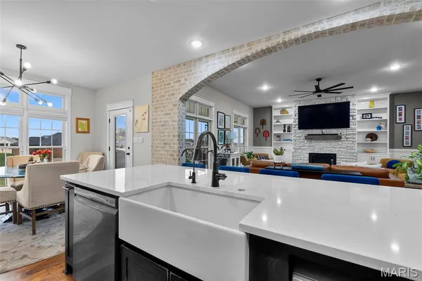 $684,500 | 262 Orange Bowl Dr Cape, Cape Girardeau, MO 63701