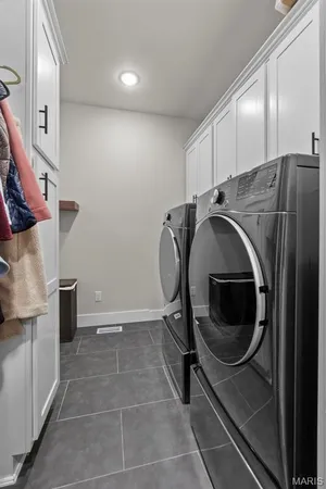 $684,500 | 262 Orange Bowl Dr Cape, Cape Girardeau, MO 63701