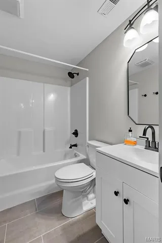 $704,900 | 262 Orange Bowl Dr Cape, Cape Girardeau, MO 63701