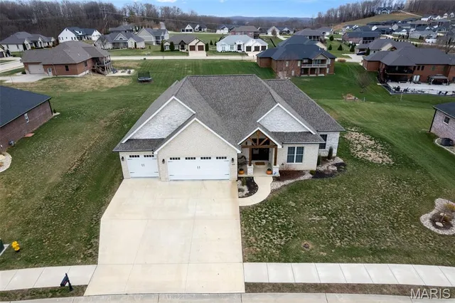 $704,900 | 262 Orange Bowl Dr Cape, Cape Girardeau, MO 63701