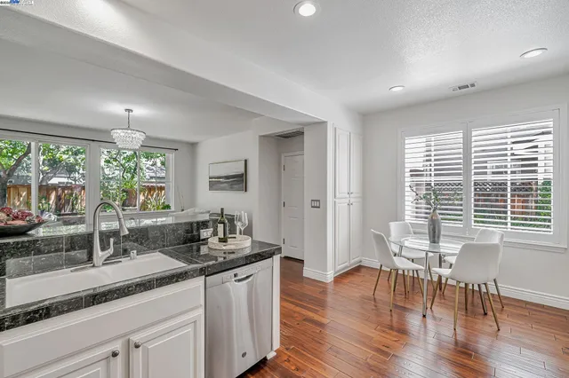 $1,625,000 | 260 Abigail Circle, Danville, CA 94506