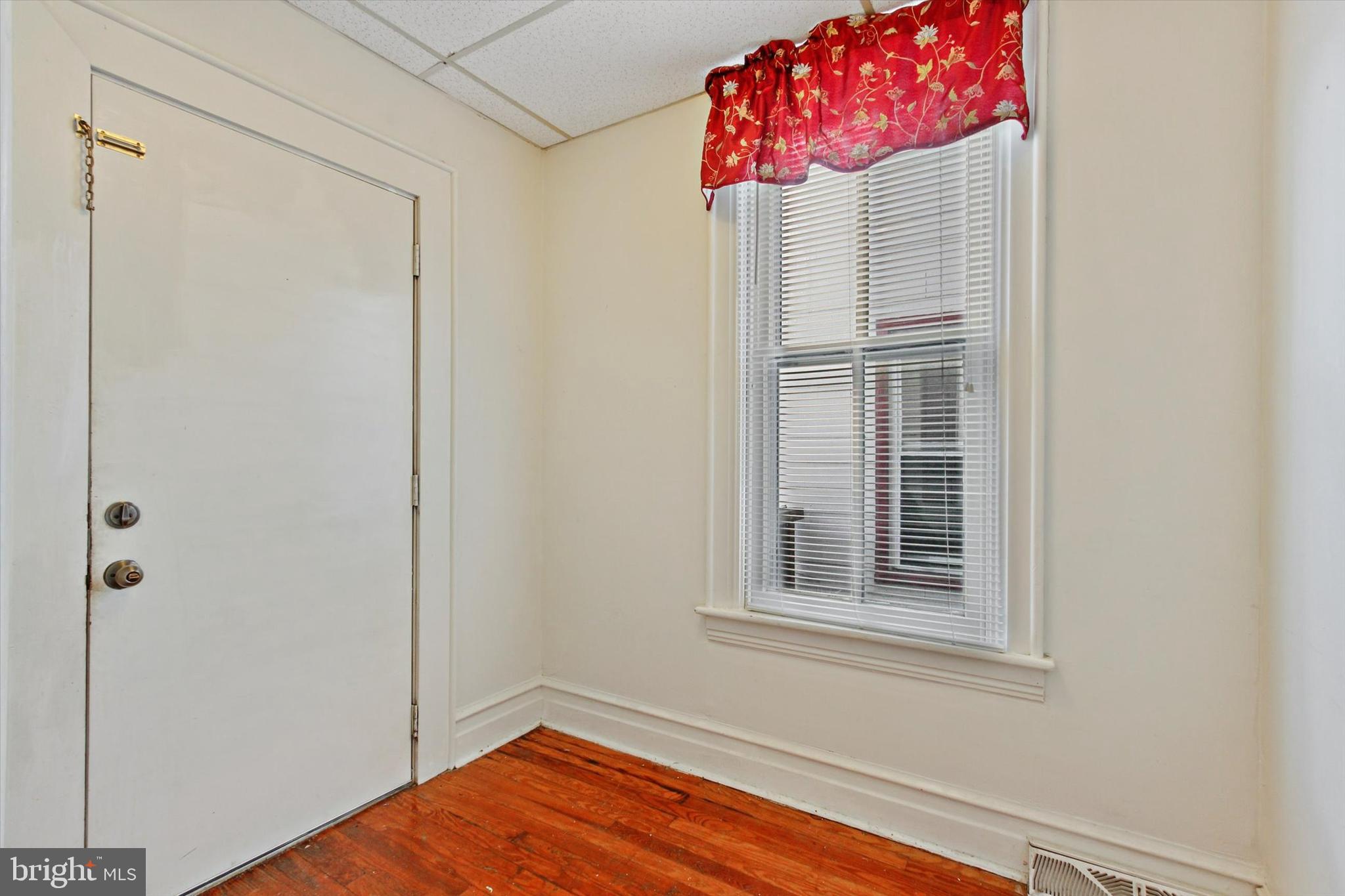 435 Baltimore Street Hanover, PA 17331 - Photo 4 of 30 Gallery Image 4