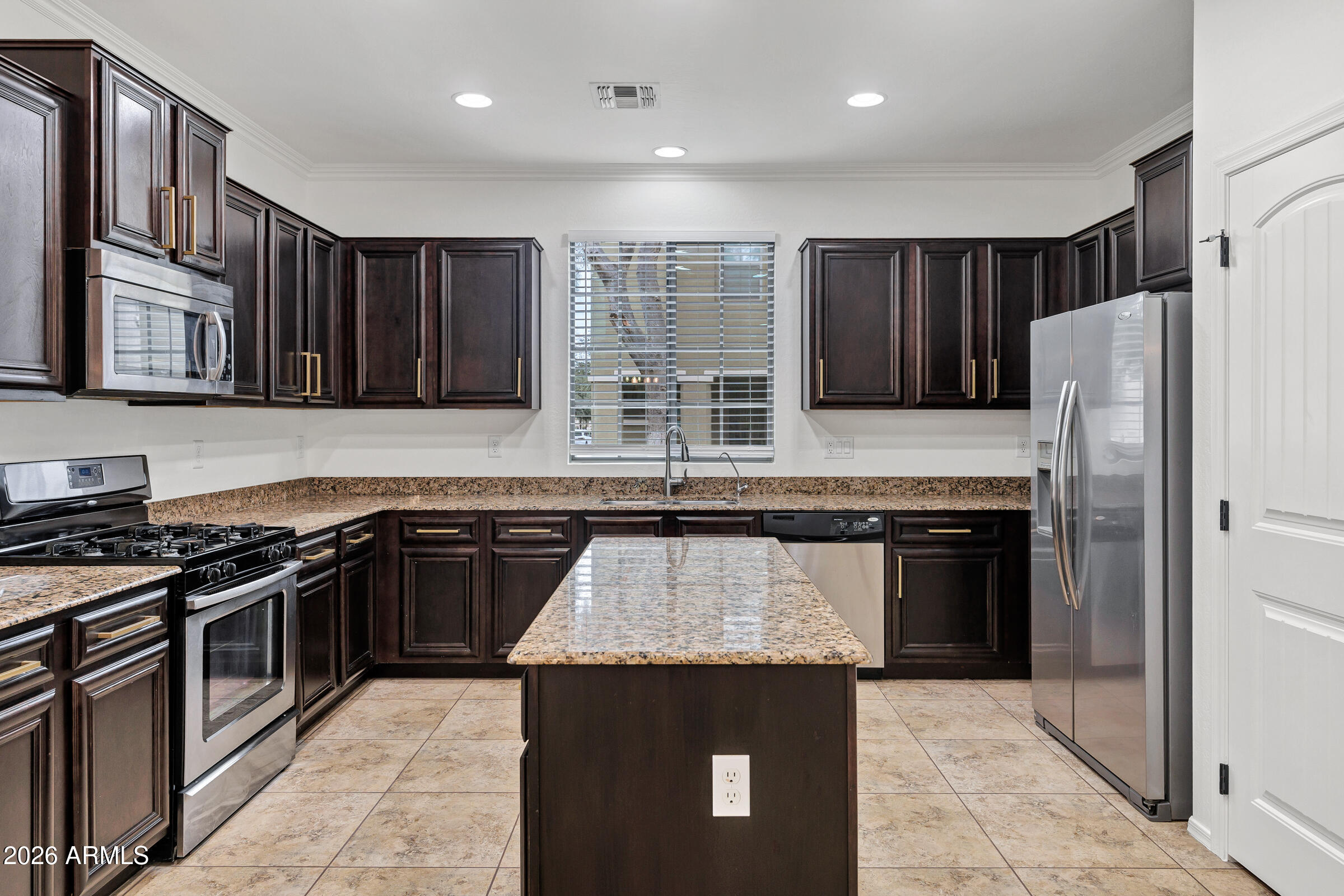 3488 South Seneca Way Gilbert, AZ 85297 - Photo 10 of 42 3488 S Seneca Way-10