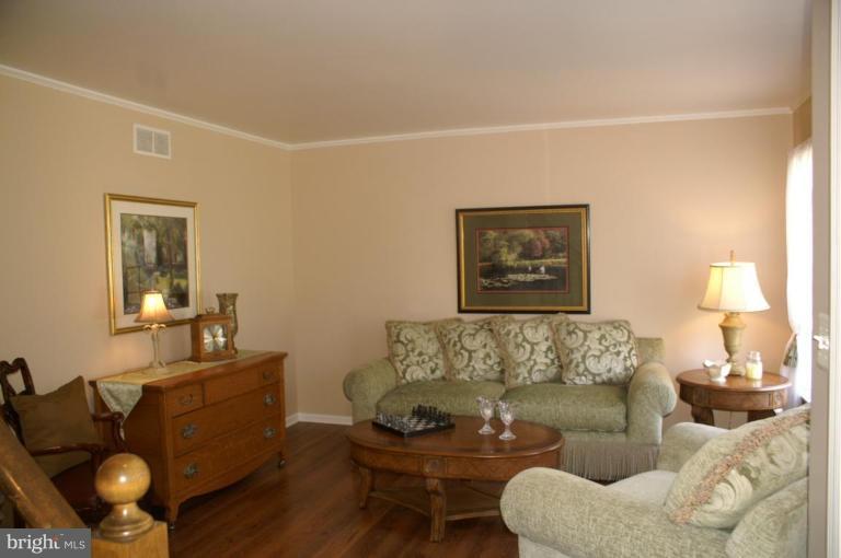 3632 Day Road Darlington, MD 21034 - Photo 2 of 25 Living Room
