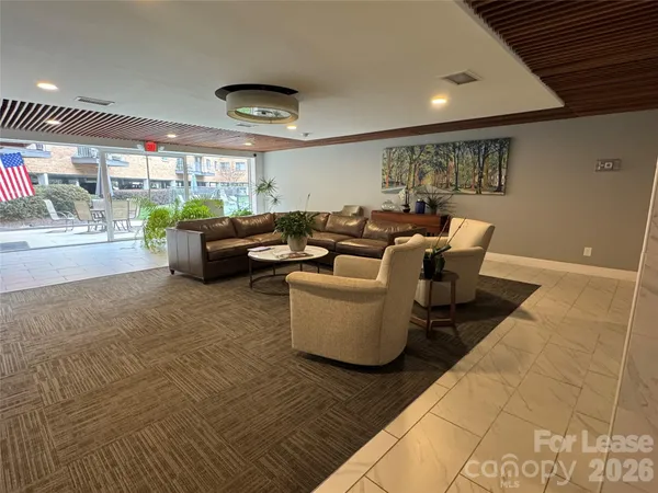$1,975 | 1323 Queens Road, Unit 303, Charlotte, NC 28207
