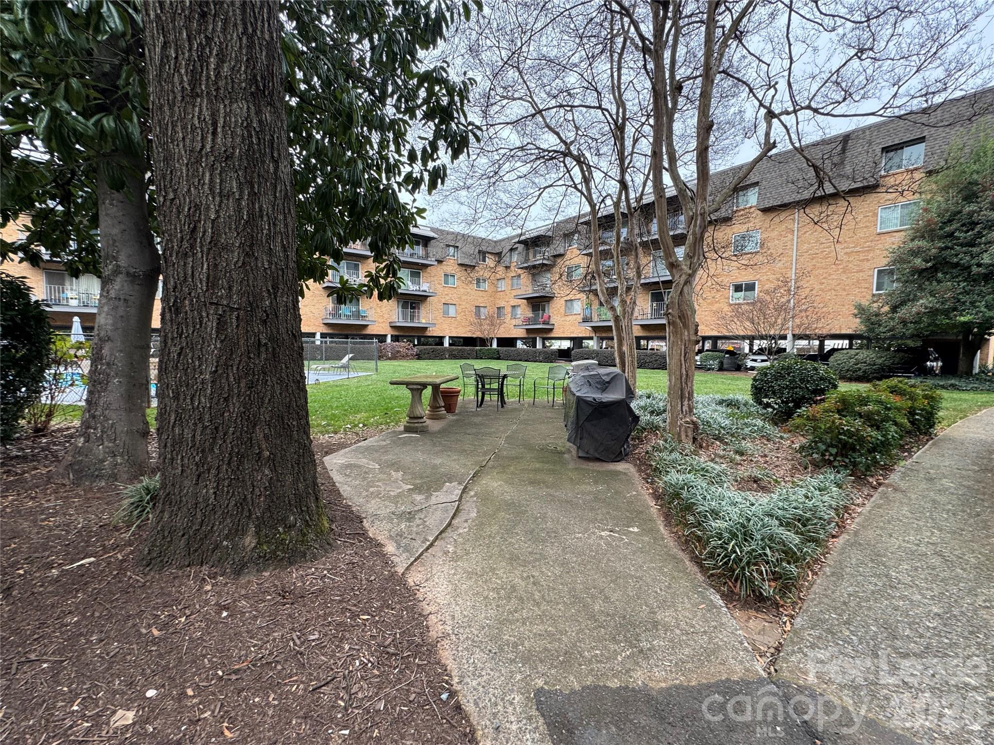 1323 Queens Road, Unit 303 Charlotte, NC 28207 - Photo 34 of 40