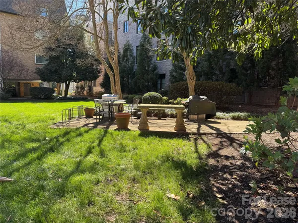 $1,975 | 1323 Queens Road, Unit 303, Charlotte, NC 28207